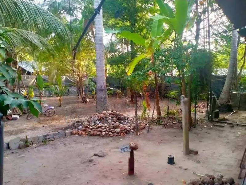මාරවිල නාත්තන්ඩිය අතර වටිනා නිවසක් සමග ඉඩමක් / DU 16049
