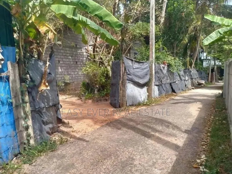 මාරවිල නාත්තන්ඩිය අතර වටිනා නිවසක් සමග ඉඩමක් / DU 16049