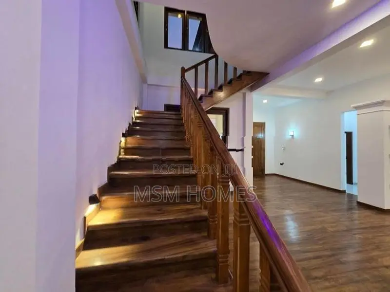 අංගසම්පූර්ණ පදින්ච්‍ නොවුණු අලුත්ම වටිනා නිවස විකිණිමට මීගමුව