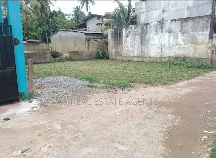Land for Sale in Wellampitiya