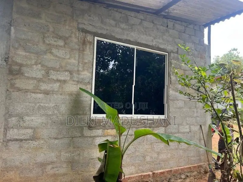 අඩක් නිම කල නිවසක් විකිණීමට Gonapala