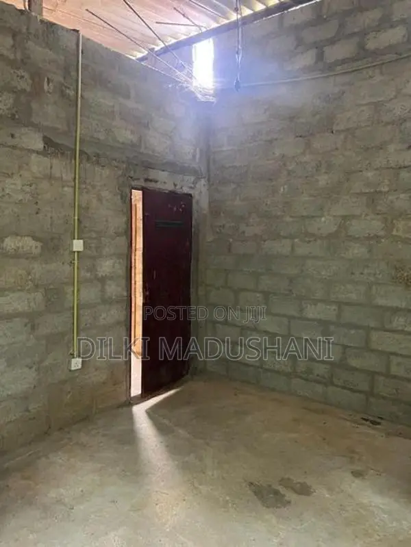 අඩක් නිම කල නිවසක් විකිණීමට Gonapala