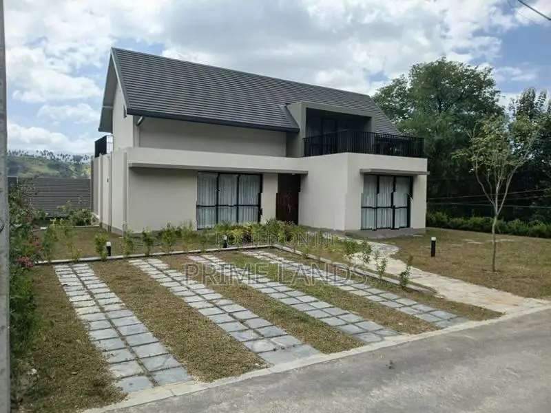 Scottish Villa For Sale in Digana