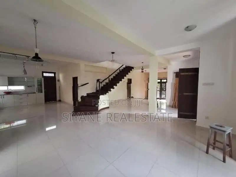 Luxury House for Sale in Thalawathugoda