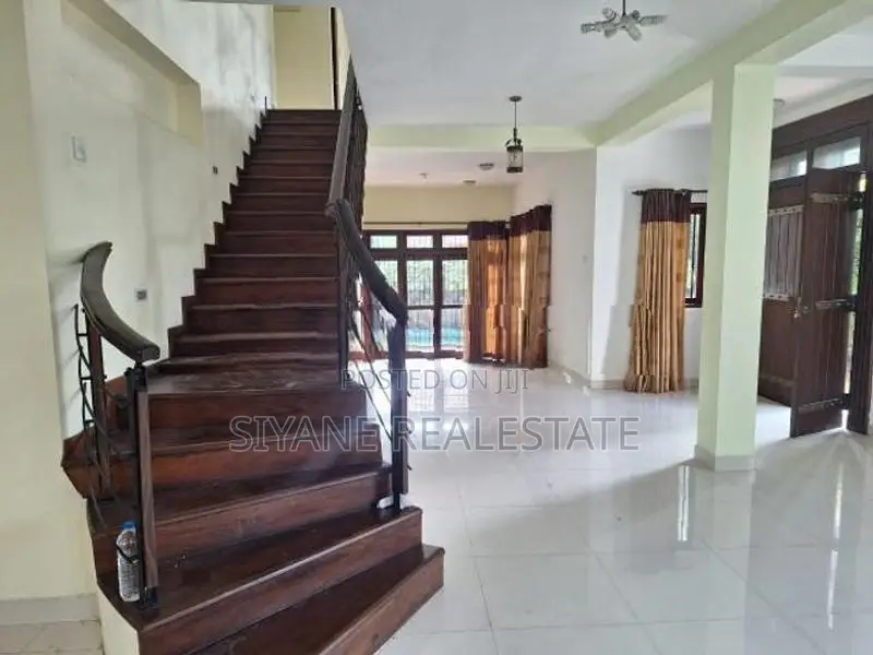 Luxury House for Sale in Thalawathugoda