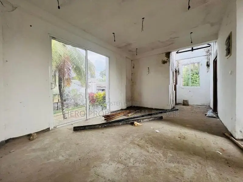 Modern House for Sale in Athurugiriya 🏠