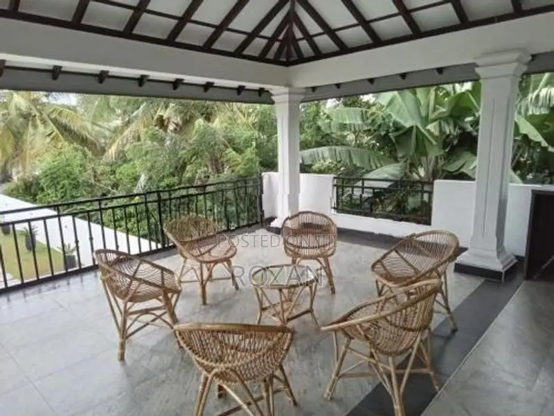 Luxury House / Guesthouse for Sale in Negombo