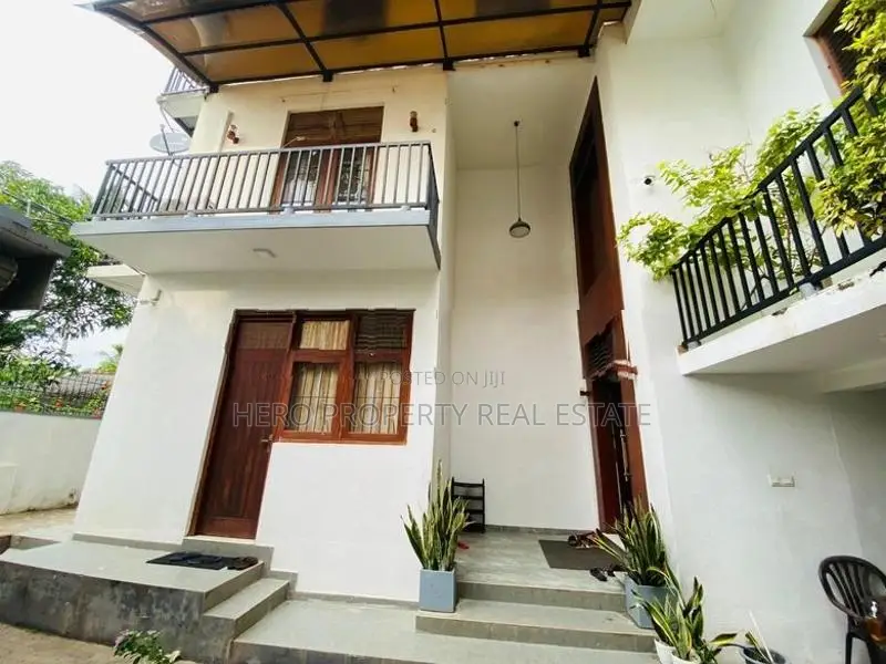 3 Story Modern Luxury Elegant House for Rent in Rathmalana