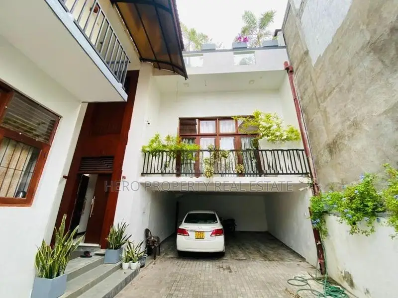 3 Story Modern Luxury Elegant House for Rent in Rathmalana