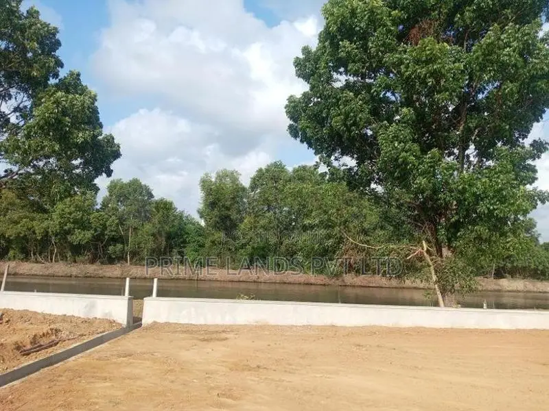 Water Front Land Plots in Nawala