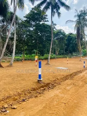 Yakkala නගරයෙන් අලුත්ම ඉඩම නුවර පාරට අතේ දුරින්