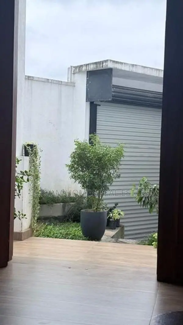 Spacious 4-Bedroom House for Sale – Kahathuduwa