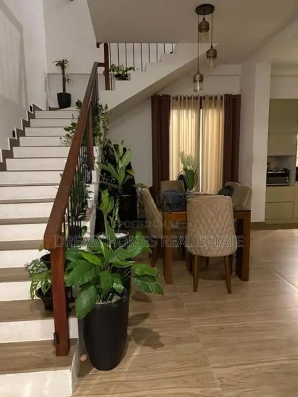 Spacious 4-Bedroom House for Sale – Kahathuduwa