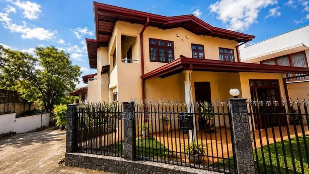 Well-Maintained 4 Bedroom House for Sale 600M from Thalawathugoda
