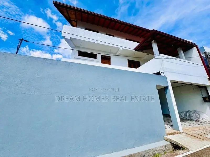 5-Bedroom Luxury Home for Sale – Boralesgamuwa