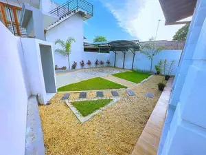 අලුත්ම දෙමහල් නිවසක් විකිණීමට කොට්ටාව බස් පාර ලගින් පොල්ගස්ඕවිට