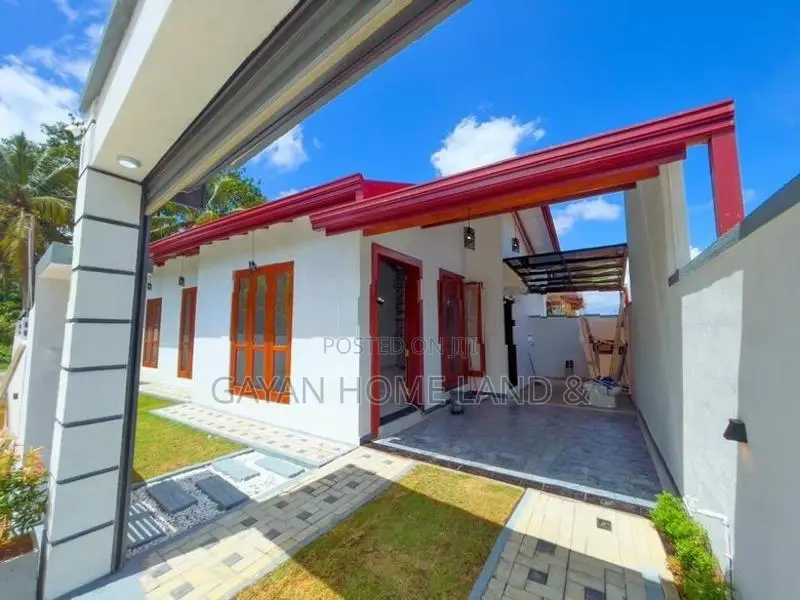 නවීන පන්නයේ අලුත්ම තනිමහල් නිවසක් විකිණීමට පිටිපන හෝමාගම
