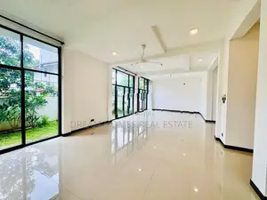 12-Bedroom House for Sale in Thalawathugoda