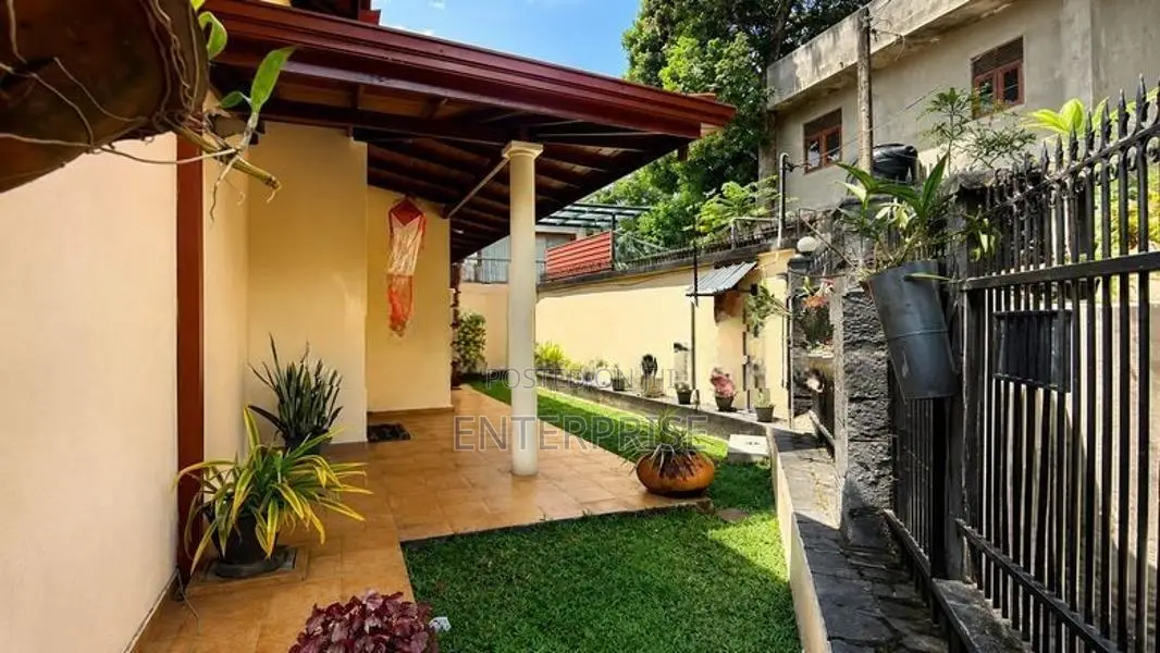 Well-Maintained 4 Bedroom House for Sale 600M from Thalawathugoda