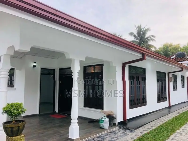3 Bed Rooms 2 Bath House For Sale in Negombo