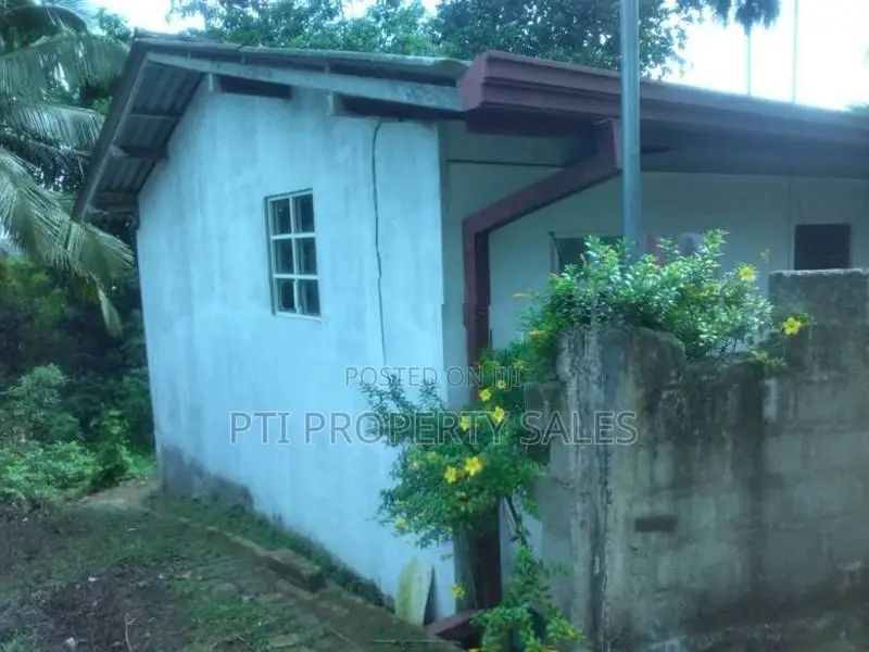 Kahatuduwa – Weniwelkola House for Sale