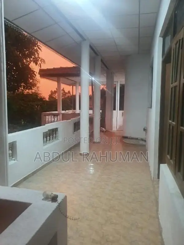Only Upstair for Rent on Enderamulle , Kiribathgode