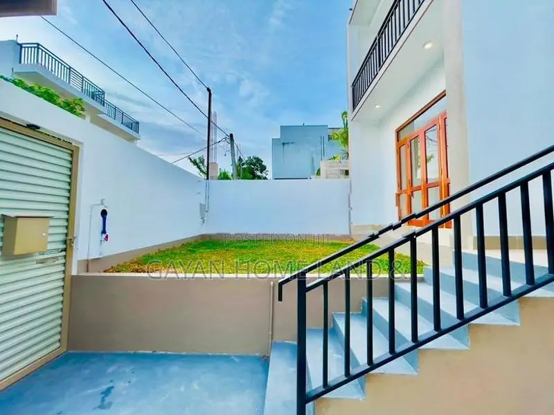 New Box Type Two Storey Brand House in Piliyandala