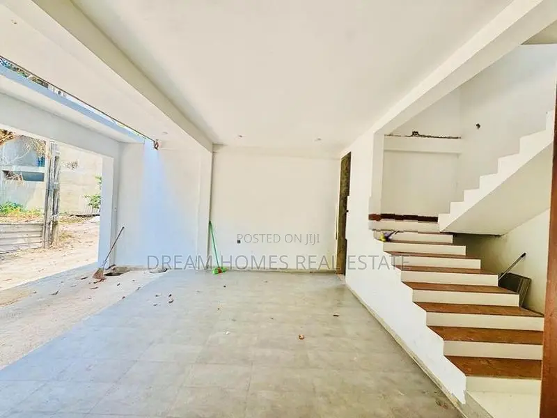 Brand New House for Sale – Boralesgamuwa