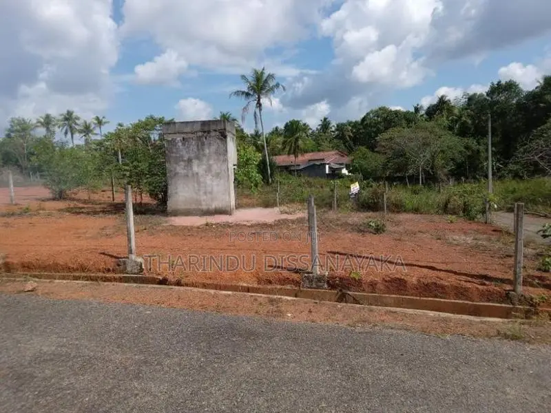 Land in Ganemulla Plot 04
