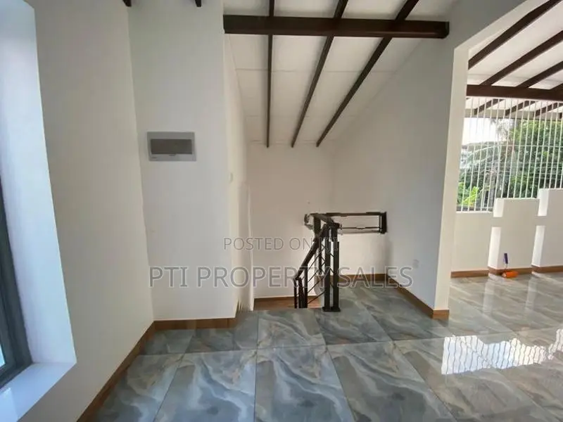 Brand New Modern 4-Bedroom House for Sale – Pannipitiya