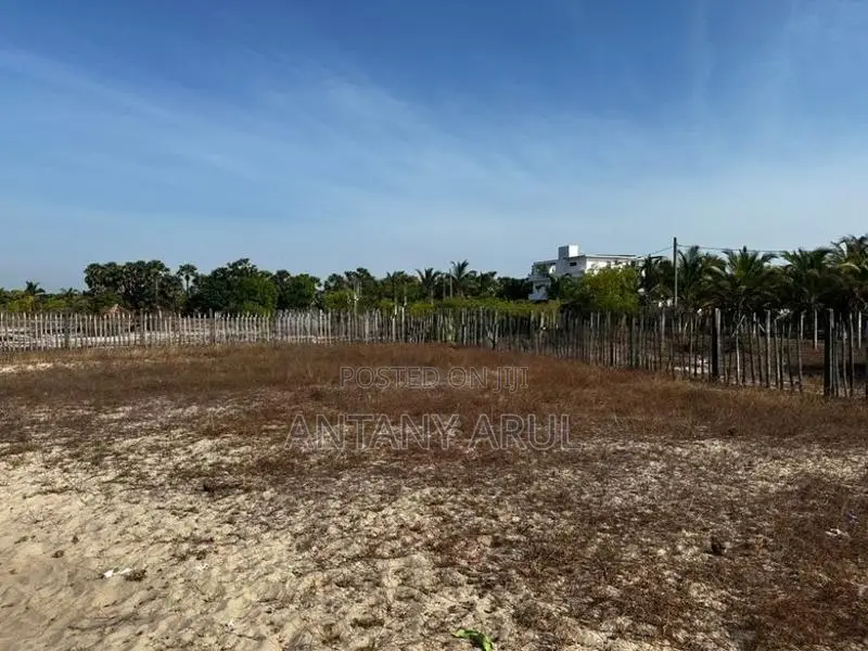 A residential land for sale in Thannamunai