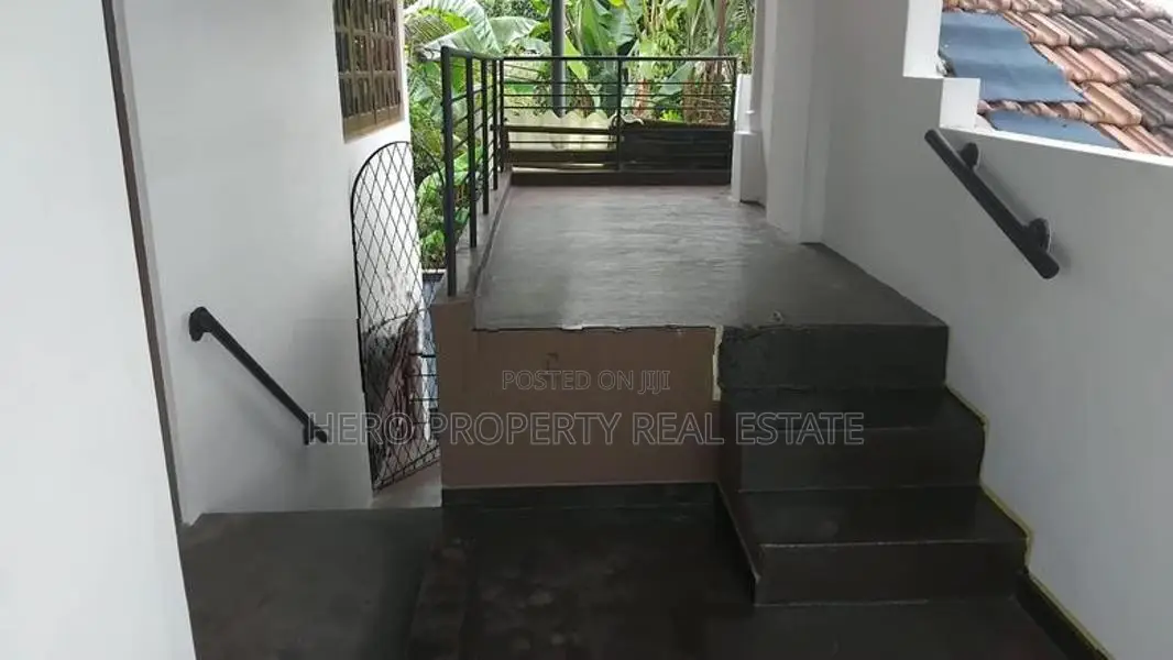 Upstairs House for Rent in Kadawatha