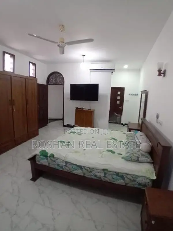 FULLY FURNISHED LUXURY APARTMENT FOR RENT COLOMBO 4 ZA2847