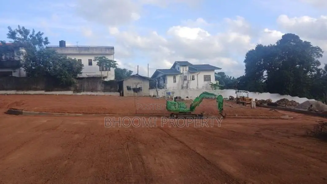 හෝමගම නගරයට අතේ දුරින් බිම්කොටස්