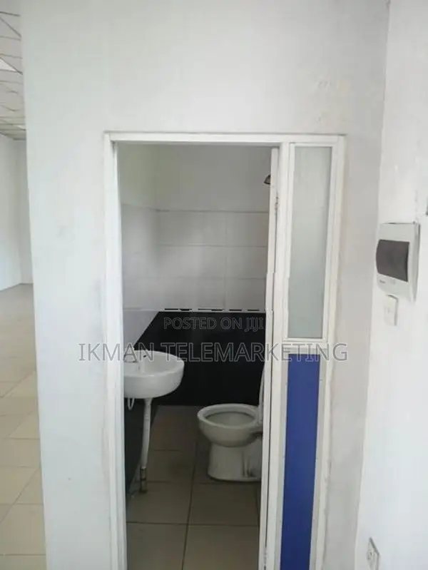 Commercial Building for Rent in Godagama