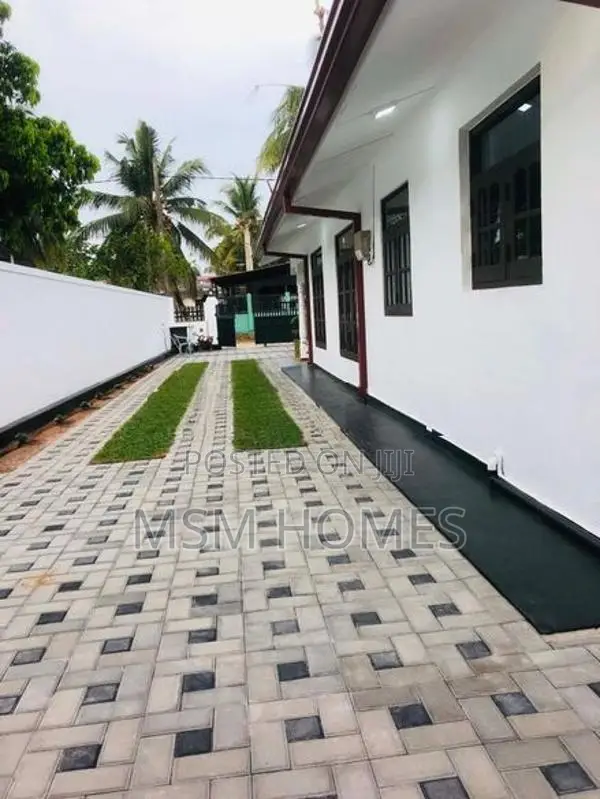 3 Bed Rooms 2 Bath House For Sale in Negombo