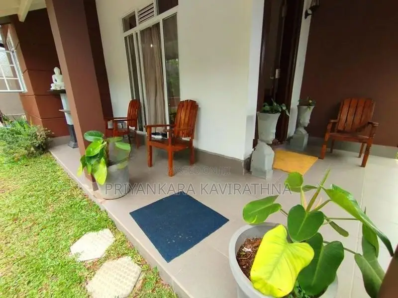 අංගසම්පූර්ණ අලුත්ම තනි මහල් නිවස විකිනීමට - පොල්ගස්ඕවිට