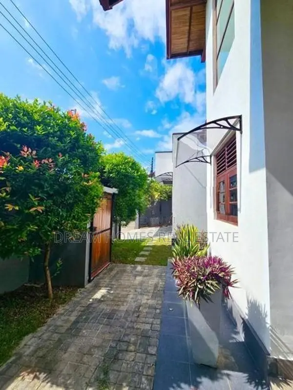 2-Storey House for Sale in Thalawathugoda – Dolalanda Gardens