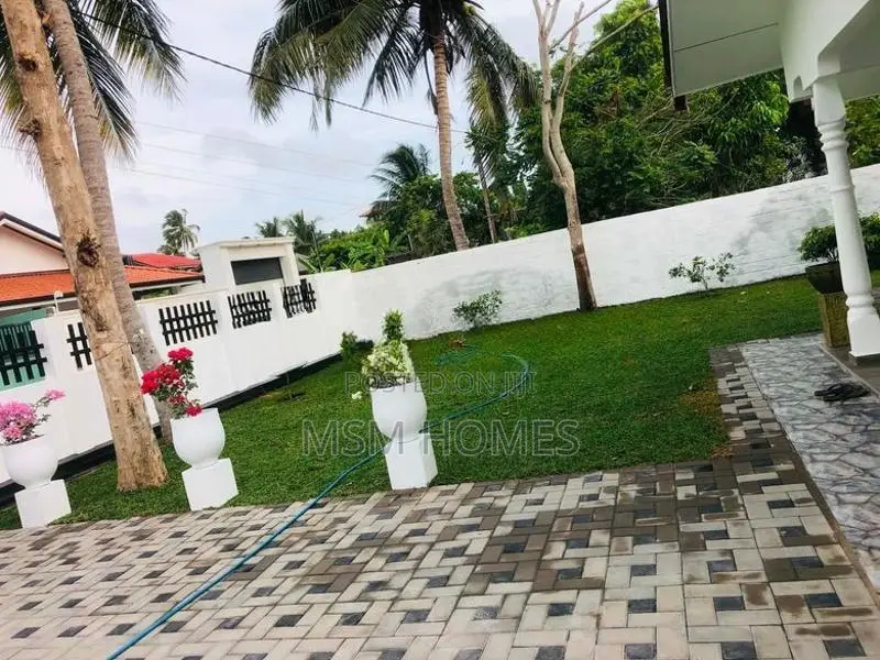 3 Bed Rooms 2 Bath House For Sale in Negombo