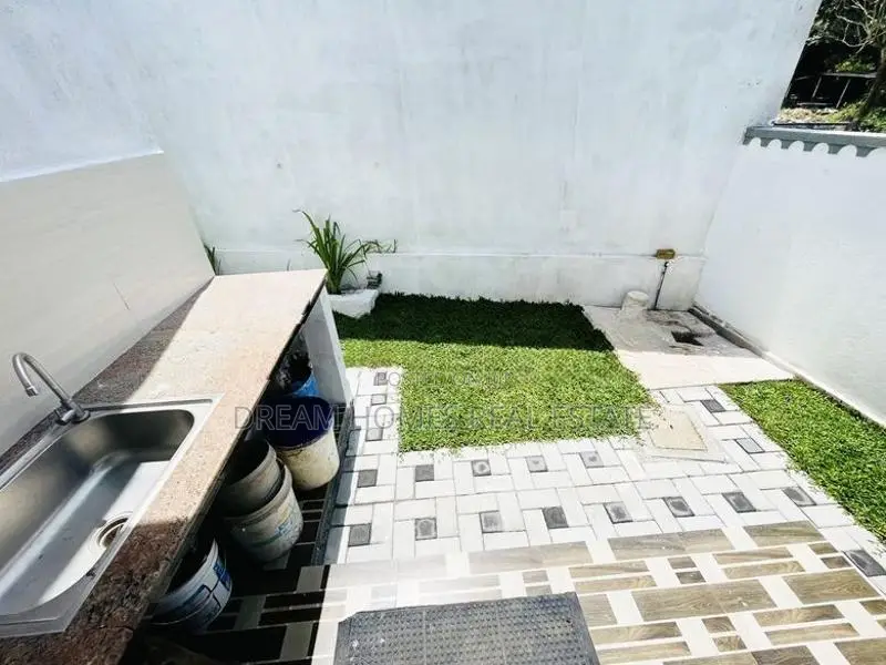 Brand New Modern Single-Story House for Sale – Kasbawa