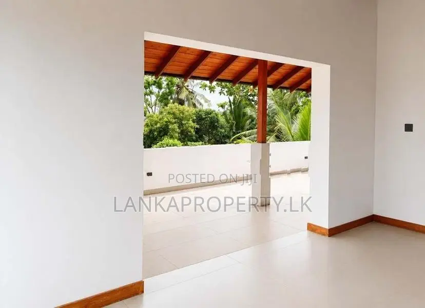 Luxury Four Storey House for Sale in Pagoda Road Pitakotte Nugegoda.