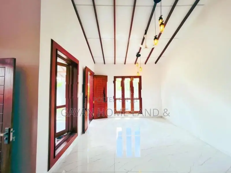 නවීන පන්නයේ අලුත්ම තනිමහල් නිවසක් විකිණීමට පිටිපන හෝමාගම