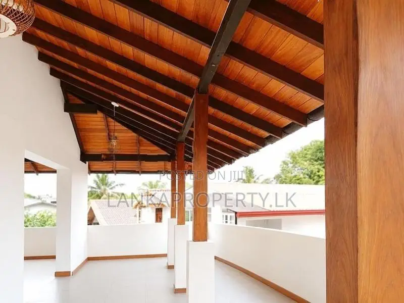 Luxury Four Storey House for Sale in Pagoda Road Pitakotte Nugegoda.