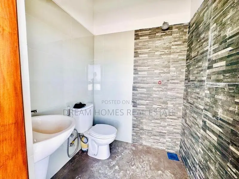 5-Bedroom Luxury Home for Sale – Boralesgamuwa