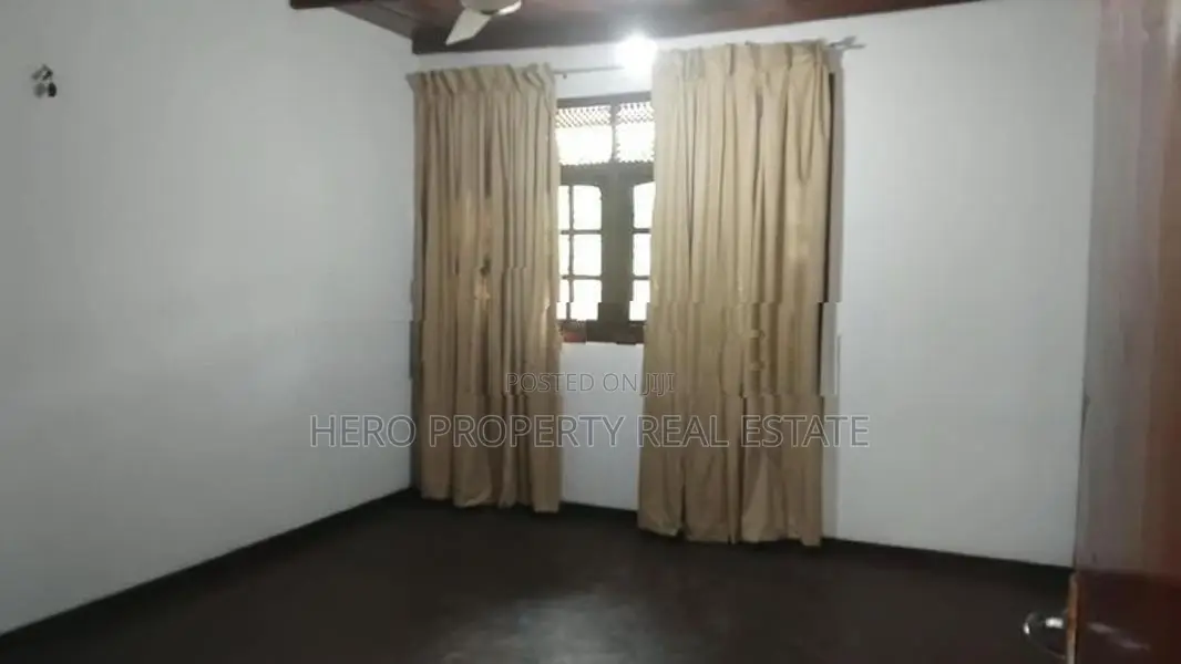 Upstairs House for Rent in Kadawatha