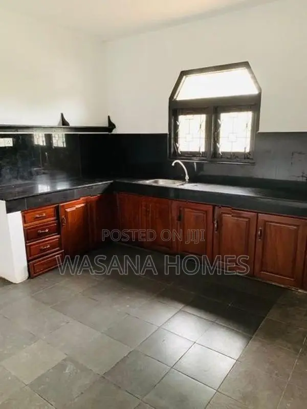 House for Sale Boralesgamuwa Town