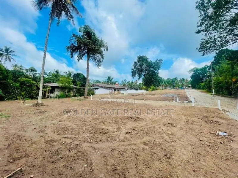 ගම්පහට ආසන්නව පදිංචියට හොඳ ඉඩම