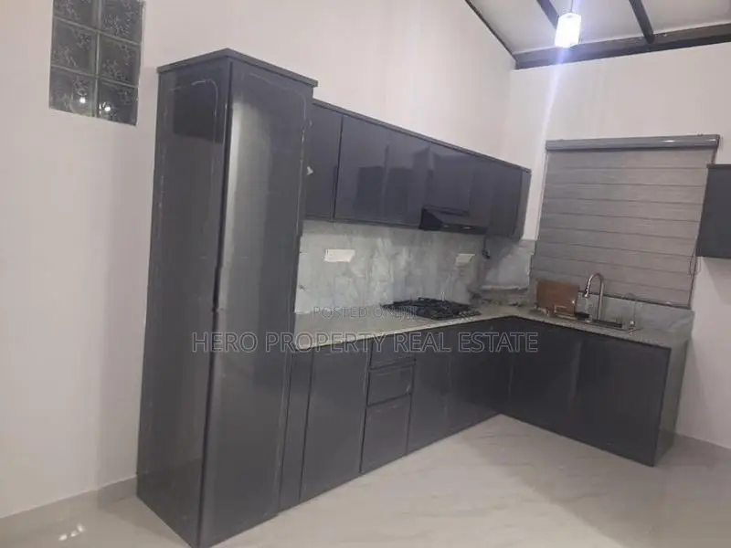 Brand New First Floor House for Rent in Koswaththa