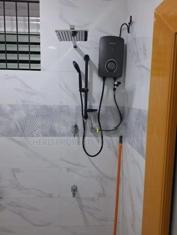 Brand New First Floor House for Rent in Koswaththa