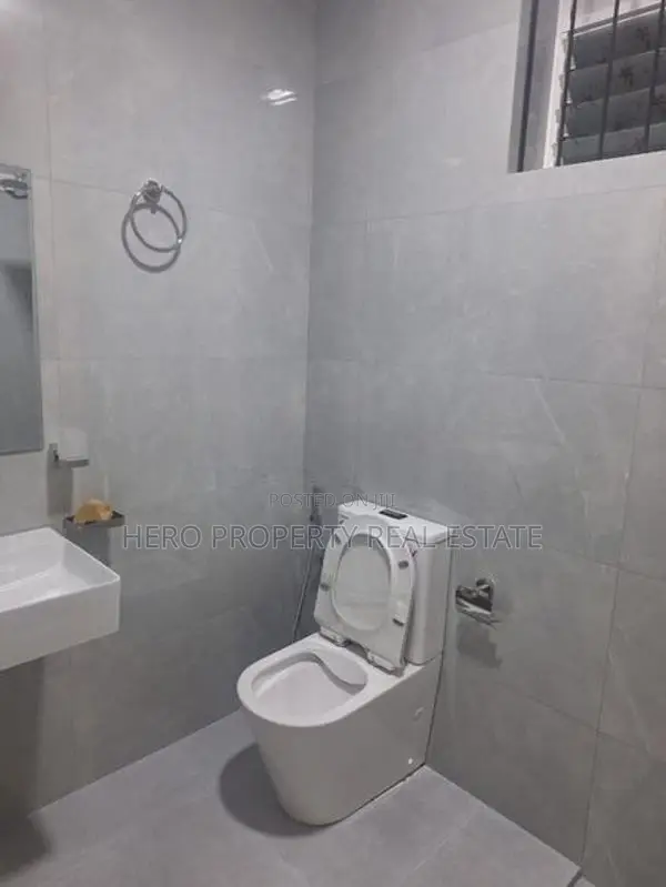 Brand New First Floor House for Rent in Koswaththa